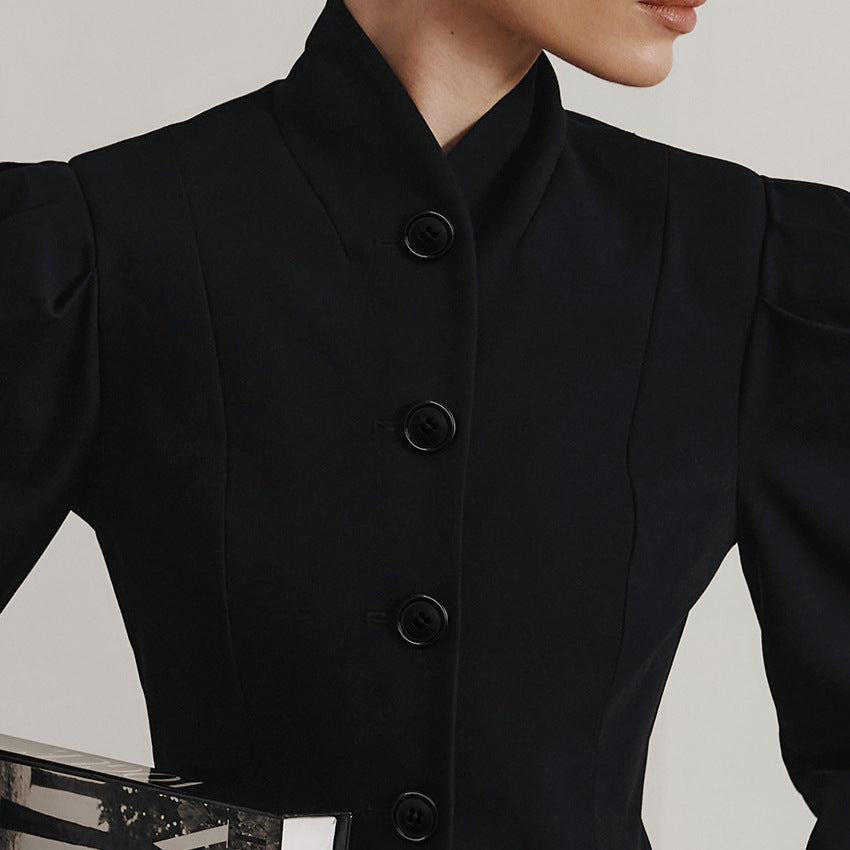 جاكيت بدلة قصير أنيق ذو ياقة سوداء بتصميم كلاسيكي فرنسي للنساء