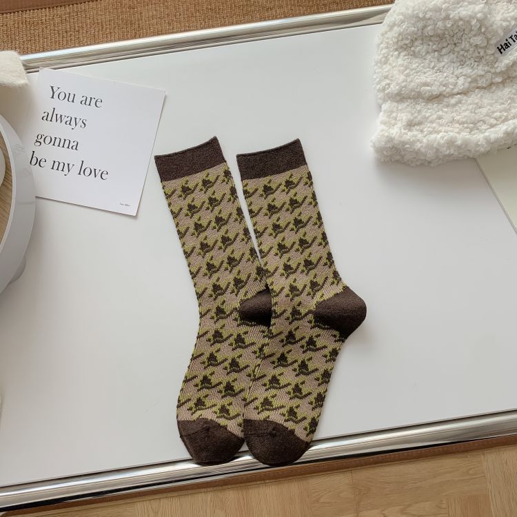 Retro Women's Warm Double Needle Embroidery Mid-calf Socks