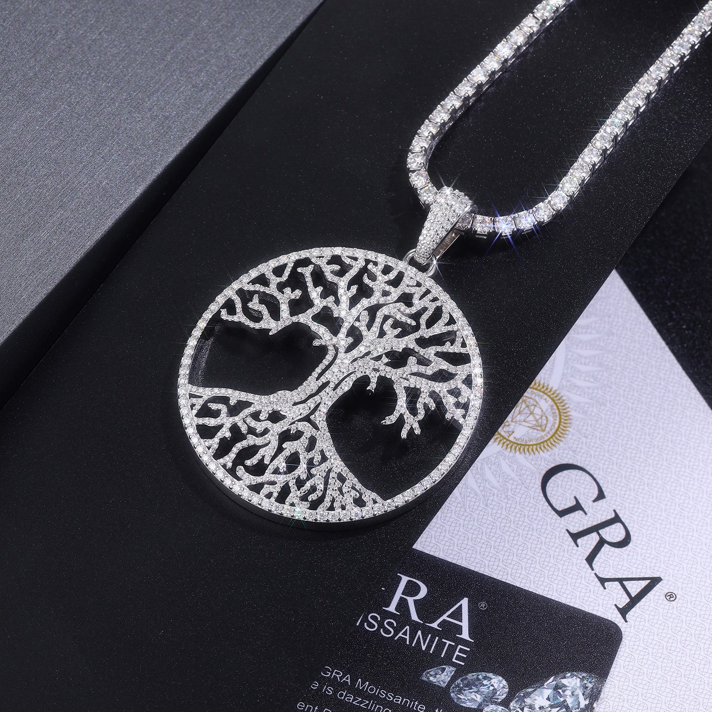 Set With Top-quality Moissanite, This Luxurious And Fashionable Light Luxury Trend Jewelry Necklace Pendant Is Made Of S925 Silver Electroplated With Platinum