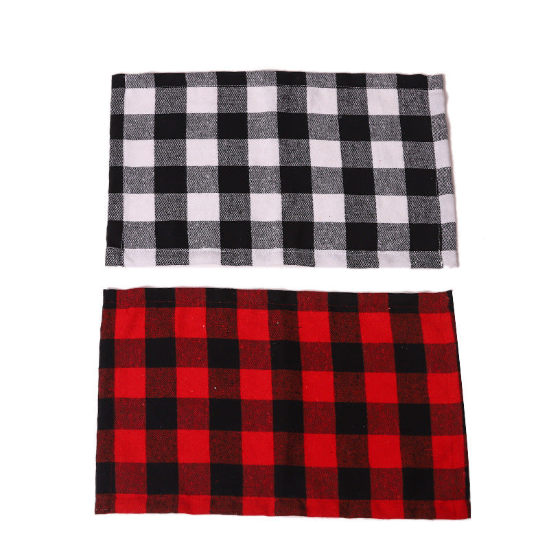 Red and black plaid table mat