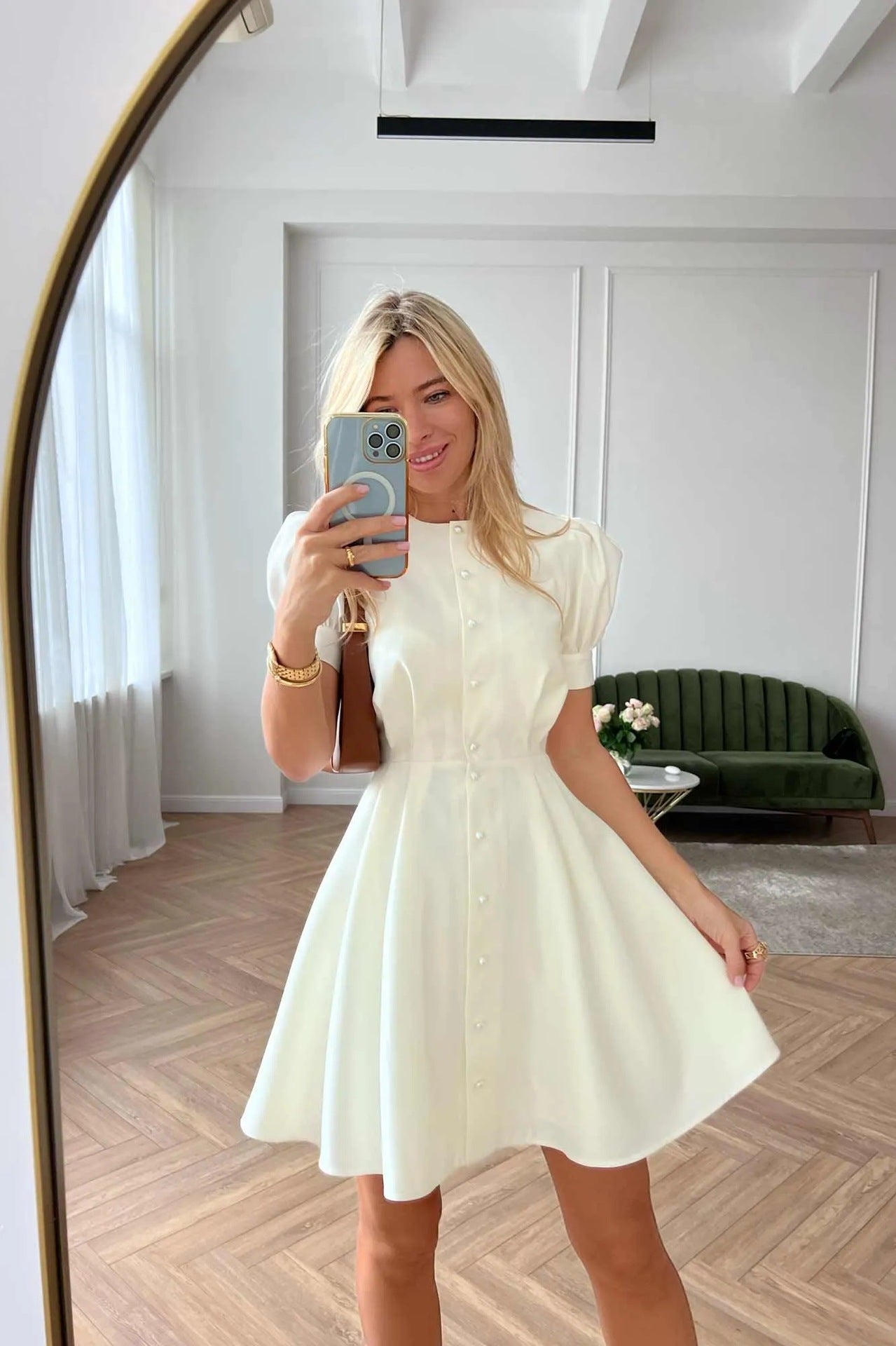 Round Neck Puff Sleeve Short Sleeve Pleated Waist Tight Pearl Buckle A- Line Mid-length Formal Dress
