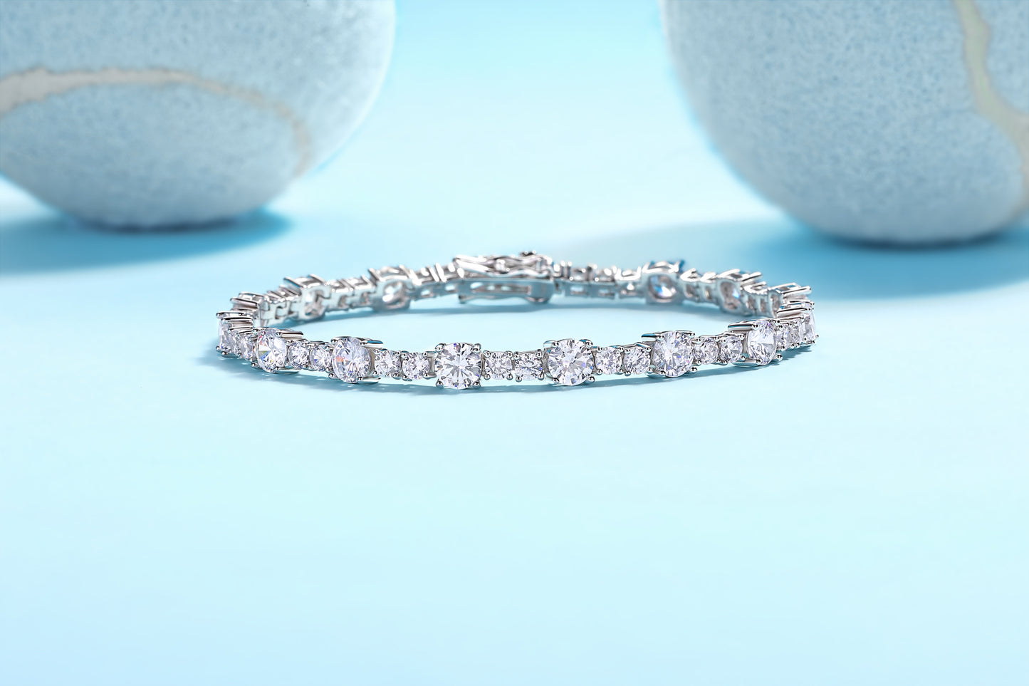 Set With Top-quality Moissanite, This Luxurious And Fashionable Light Luxury Trend Jewelry Silver Bracelet Is Made Of S925 Silver Electroplated With Platinum