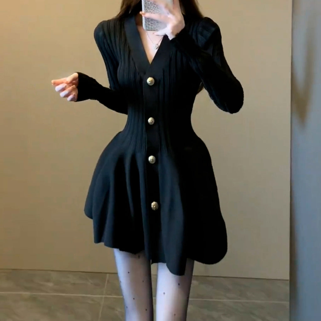 Slim-fit V-neck Floral Metal Button Wrap Dress