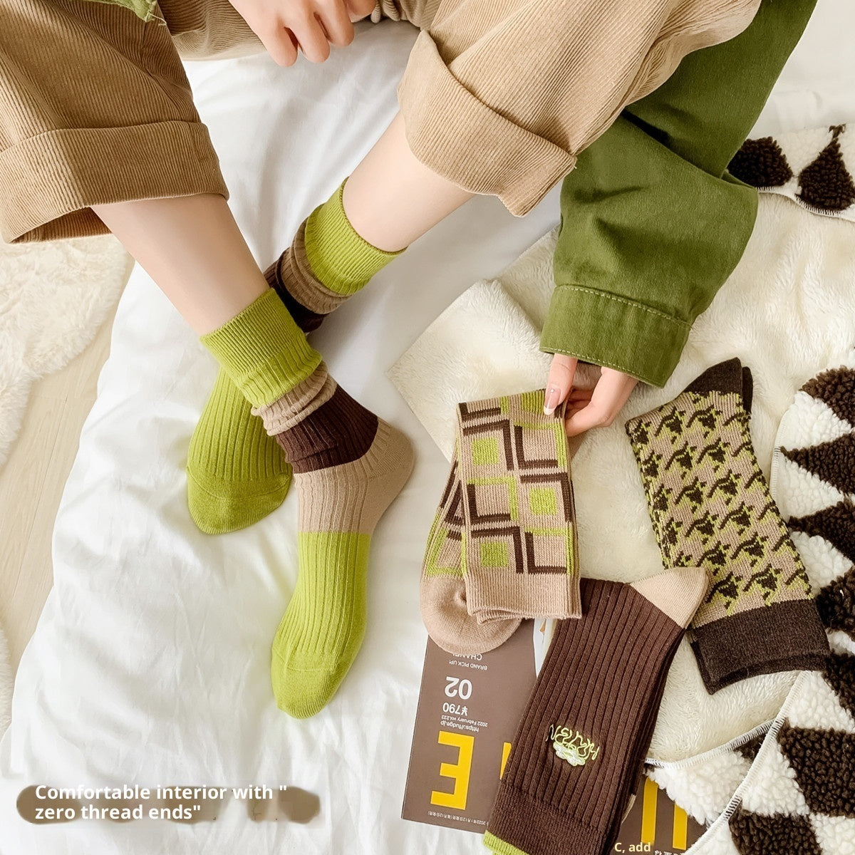 Retro Women's Warm Double Needle Embroidery Mid-calf Socks