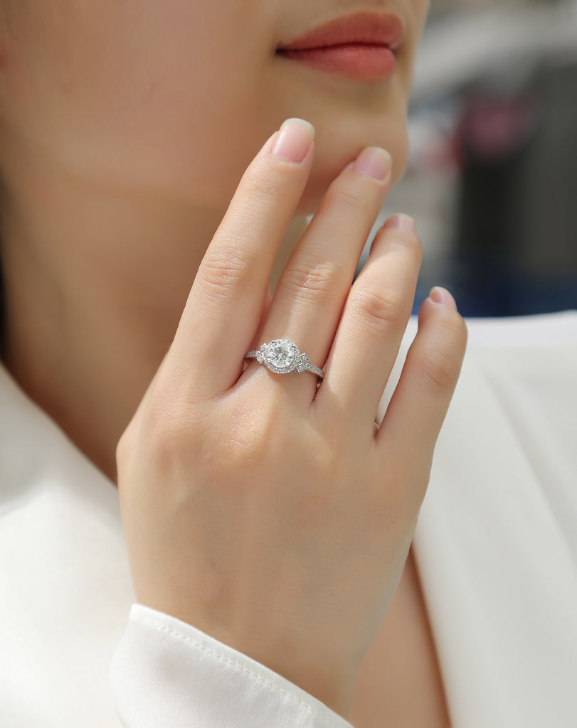 Lighthouse - A Wedding Ring Set With 1-carat Top-quality Moissanite S925 Silver And Platinum-plated Diamond. The Ring Can Be Inspected With A Diamond Pen