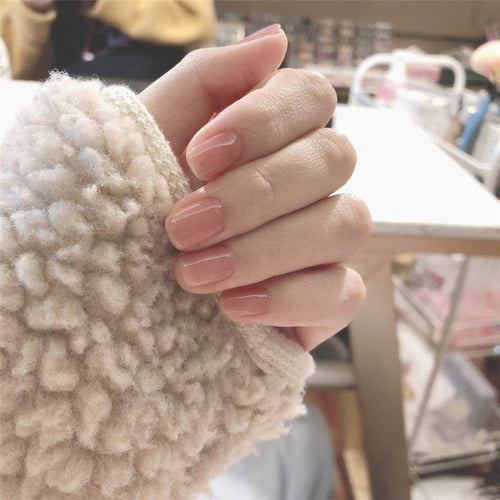 أظافر صناعية مصنوعة من بودرة الجيلي