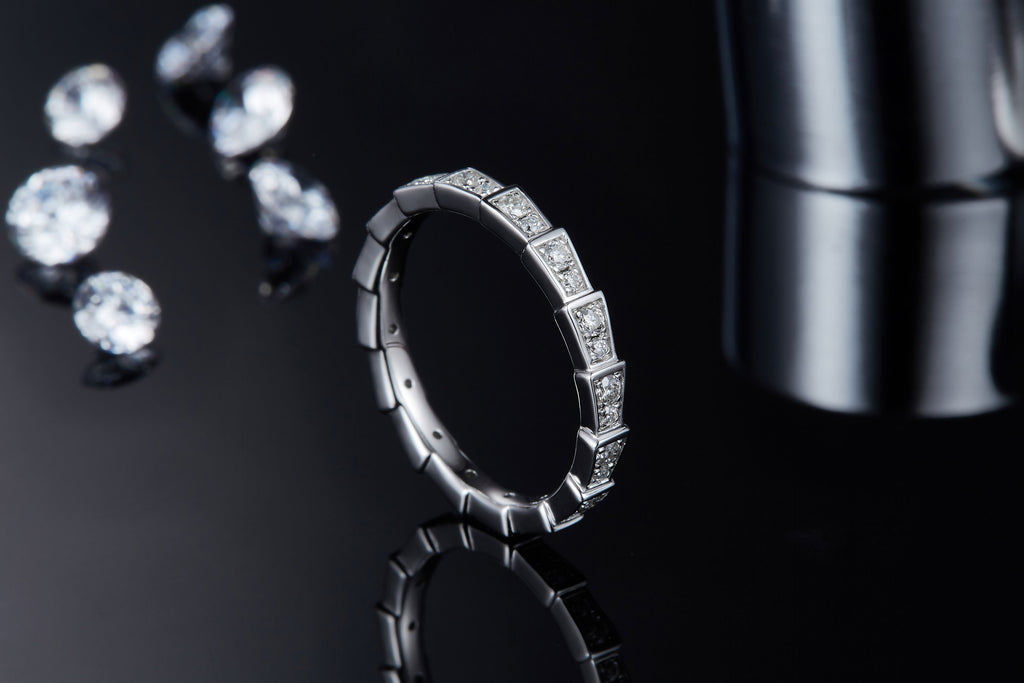 The Snake Mark - A Wedding Ring Set With Top-quality Moissanite S925 In Silver And Platinum-plated. The Ring Can Be Inspected With A Diamond Pen