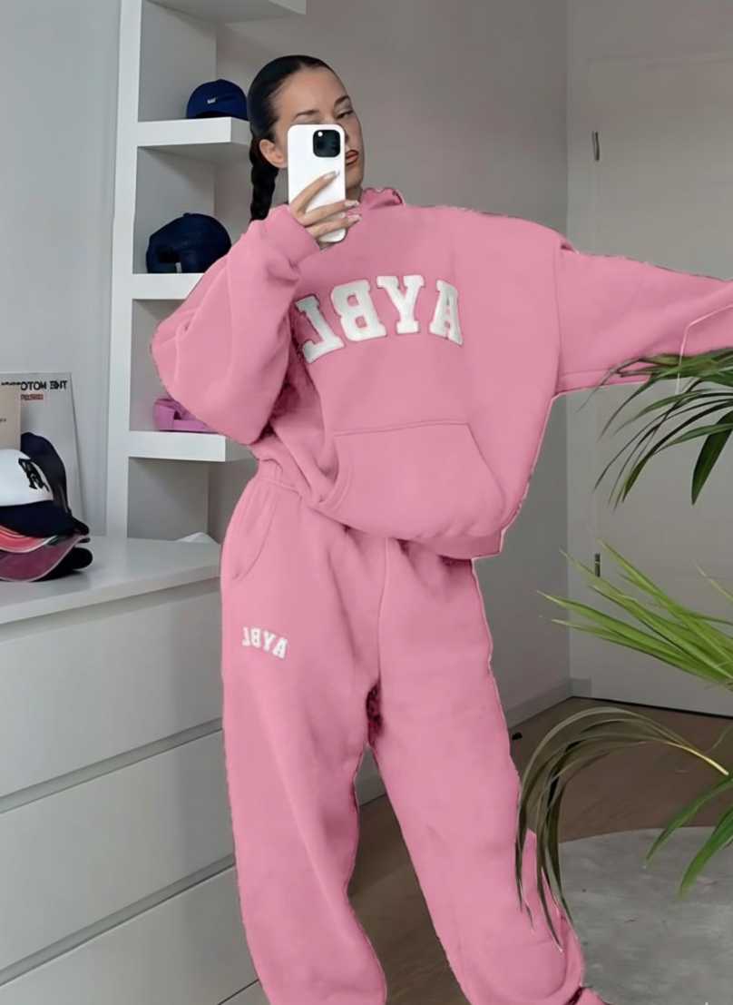 ترنج ميلتون حريمي هودي وبنطلون