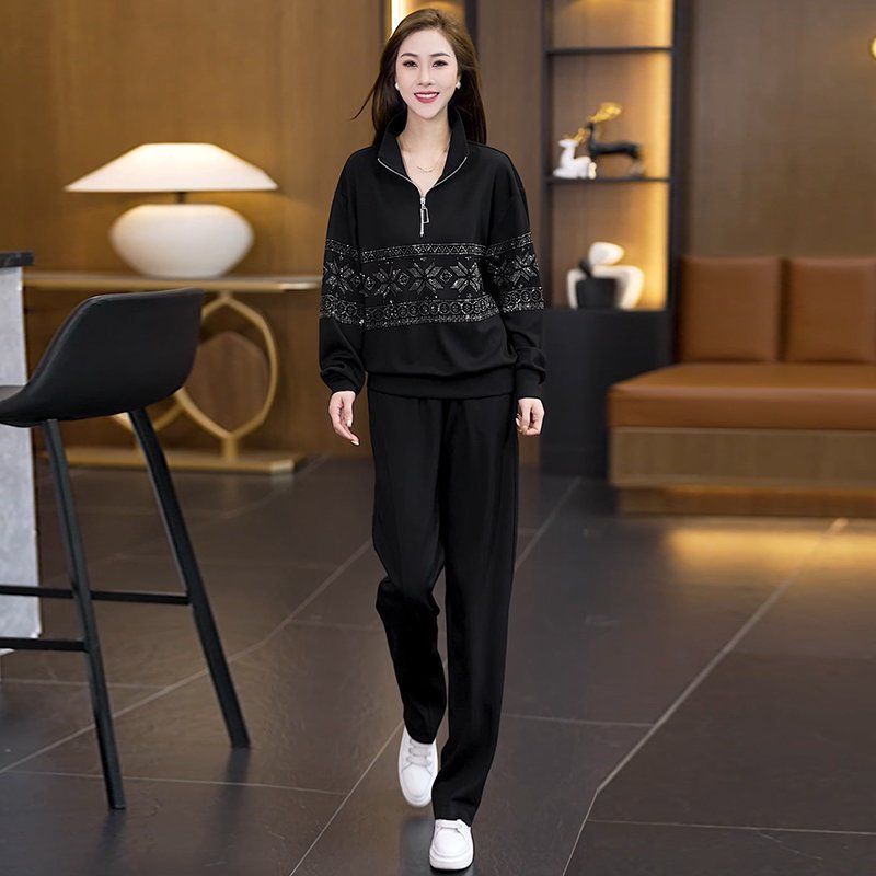 A Half - zip Hoodie With Long Sleeves Paired With Wide - leg Pants - Eshtree