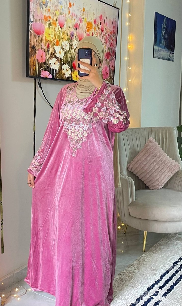 عباية استقبال فاخرة بخامة القطيفة الفرنساوي - Eshtree