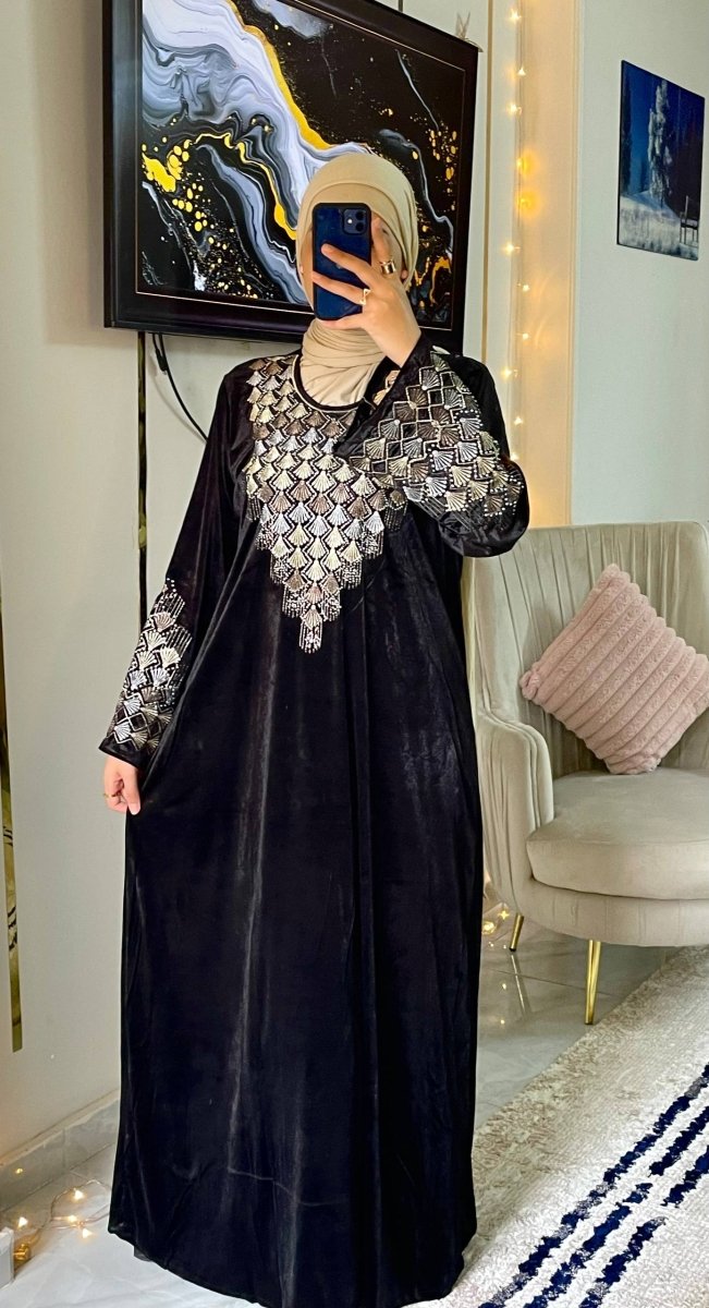 عباية استقبال فاخرة بخامة القطيفة الفرنساوي - Eshtree