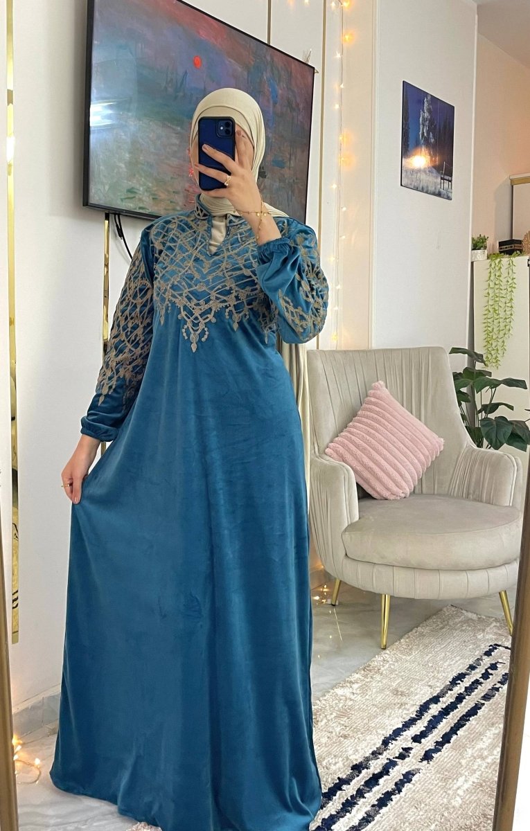 عباية بخامة القطيفة الهايدي المميزة عالية الجودة - Eshtree