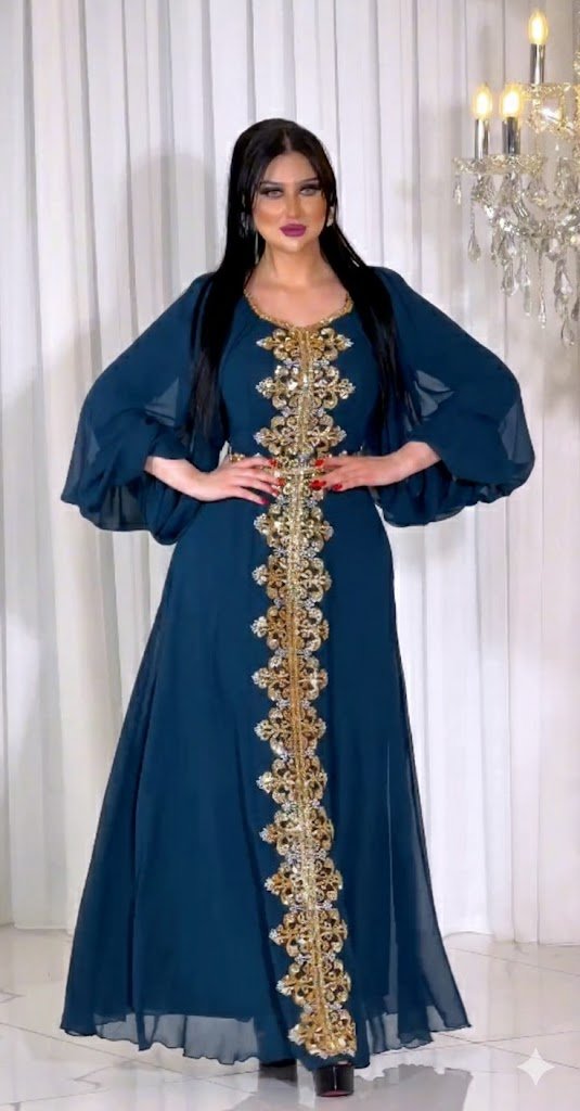 عباية بلمسة ملكية وتطريز تراثي فاخر - Eshtree