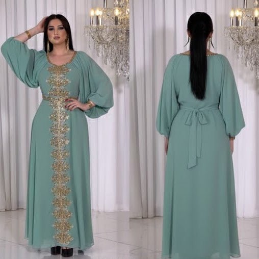 عباية بلمسة ملكية وتطريز تراثي فاخر - Eshtree