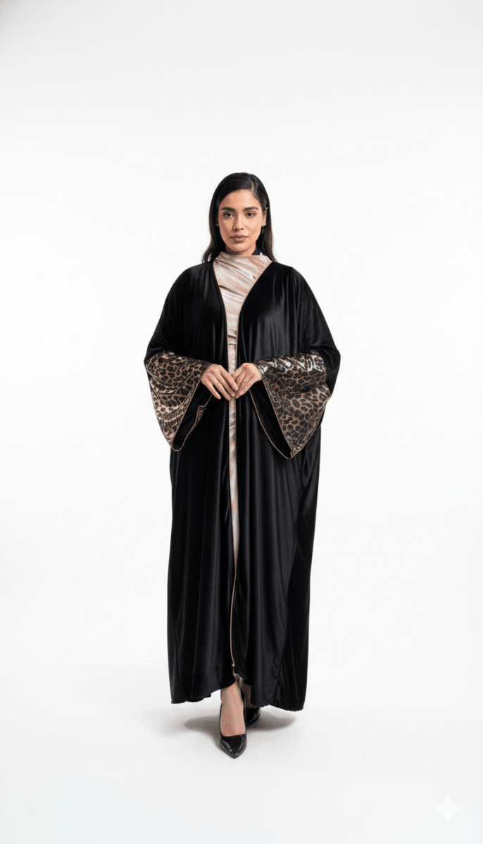 عباية قطيفة مميزة بقَصّة واسعة وأكمام تايجر - Eshtree