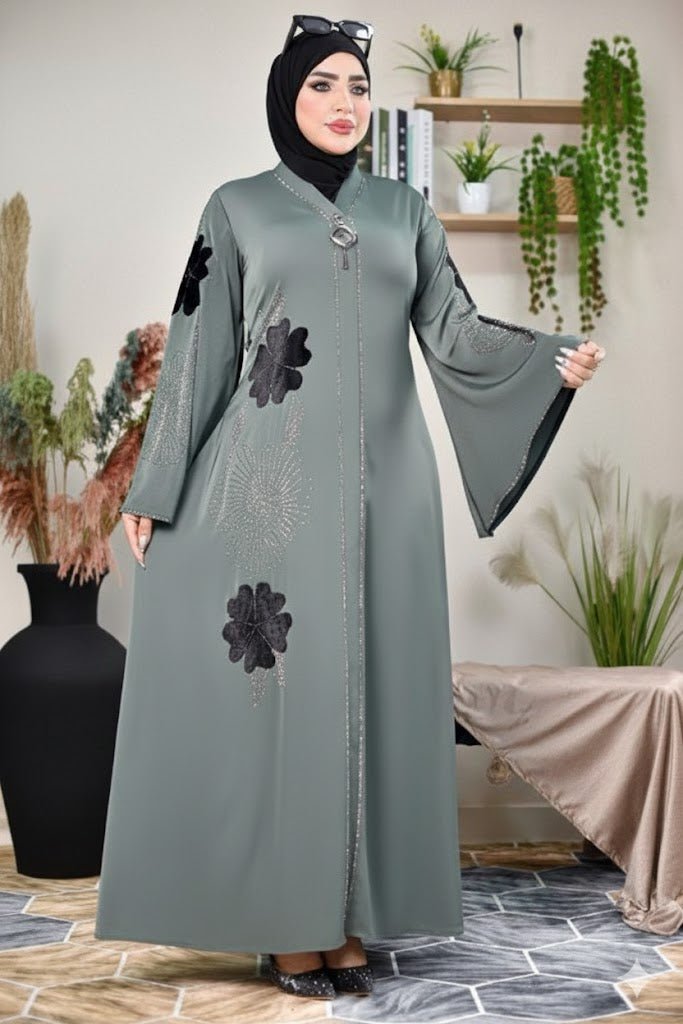 عباية ملونة أنيقة بتفاصيل فنية وعصرية - Eshtree