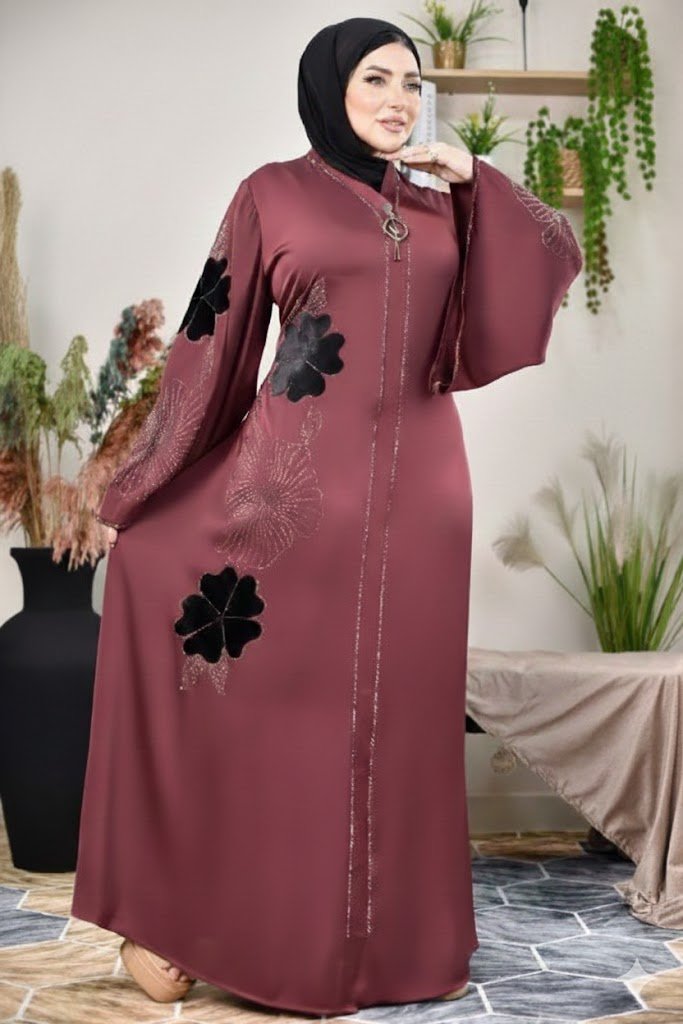 عباية ملونة أنيقة بتفاصيل فنية وعصرية - Eshtree