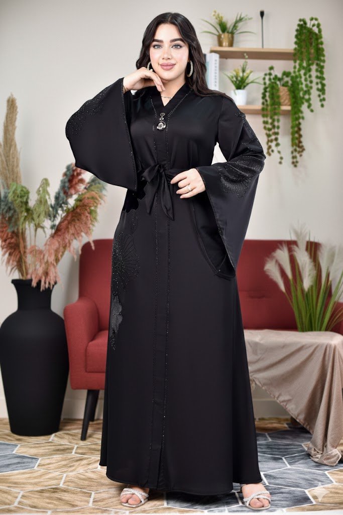 عباية ملونة أنيقة بتفاصيل فنية وعصرية - Eshtree