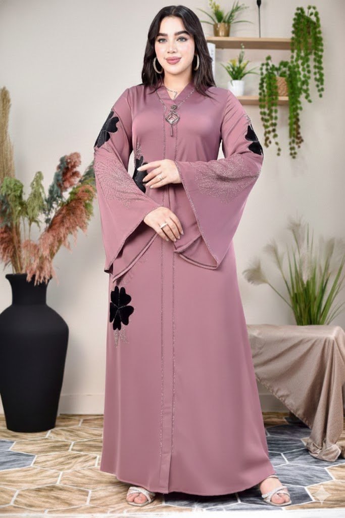 عباية ملونة أنيقة بتفاصيل فنية وعصرية - Eshtree