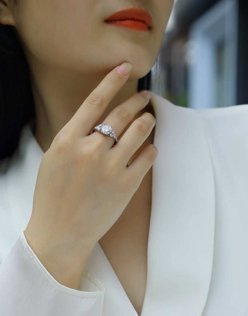 Perfect Encounter - A Wedding Ring Set With 2-carat Top-quality Moissanite S925 Silver And Platinum-plated Diamond. The Ring Can Be Inspected With A Diamond Pen