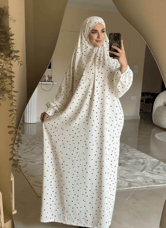 إسدال صلاة حريمي طويل تصميم مريح بطبعة قلوب - Eshtree