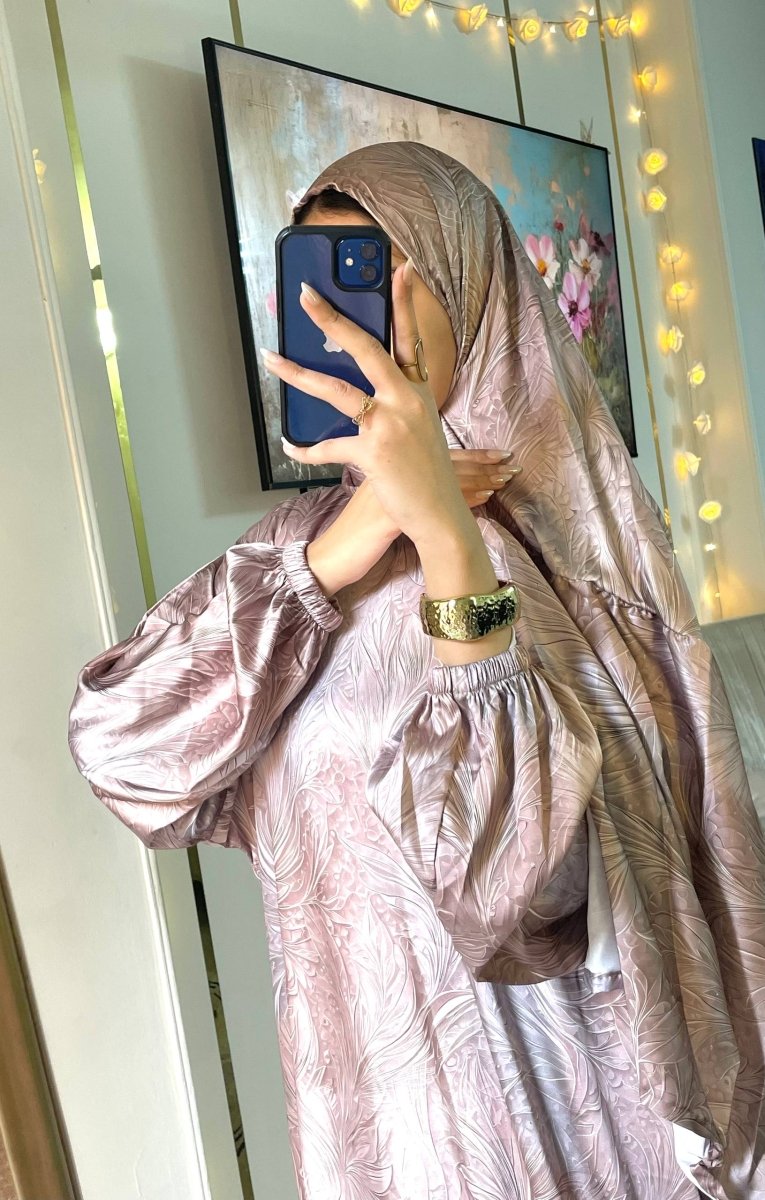 إسدال صلاة ستان بخامة ستان أرماني فاخرة - Eshtree