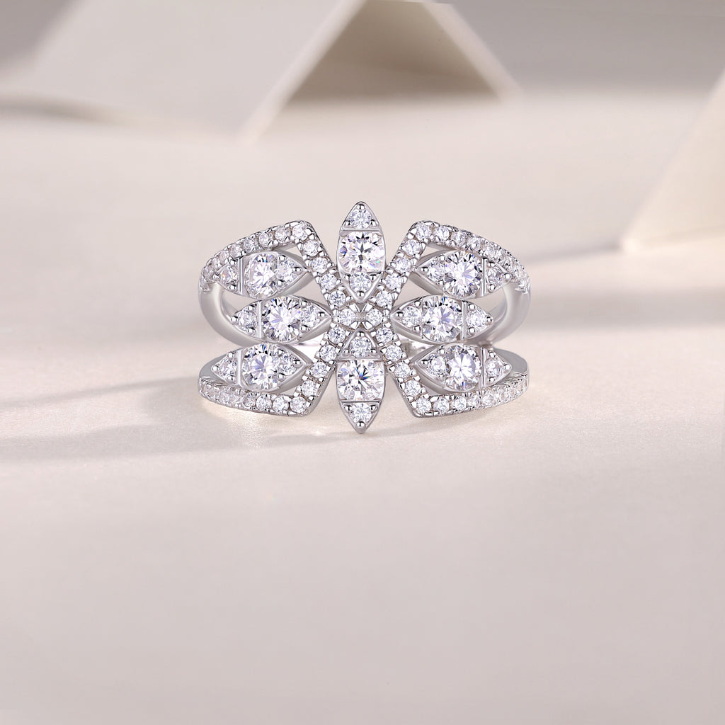 Silent Flower - A Wedding Ring Set With Top-quality Moissanite S925 Silver And Platinum-plated Diamond. The Ring Can Be Inspected With A Diamond Pen