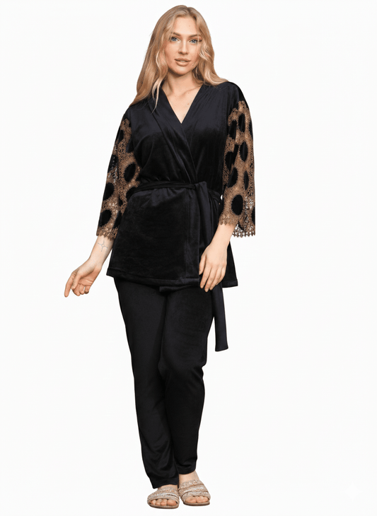 بيجامة قطيفة نسائية مع دانتيل - Eshtree