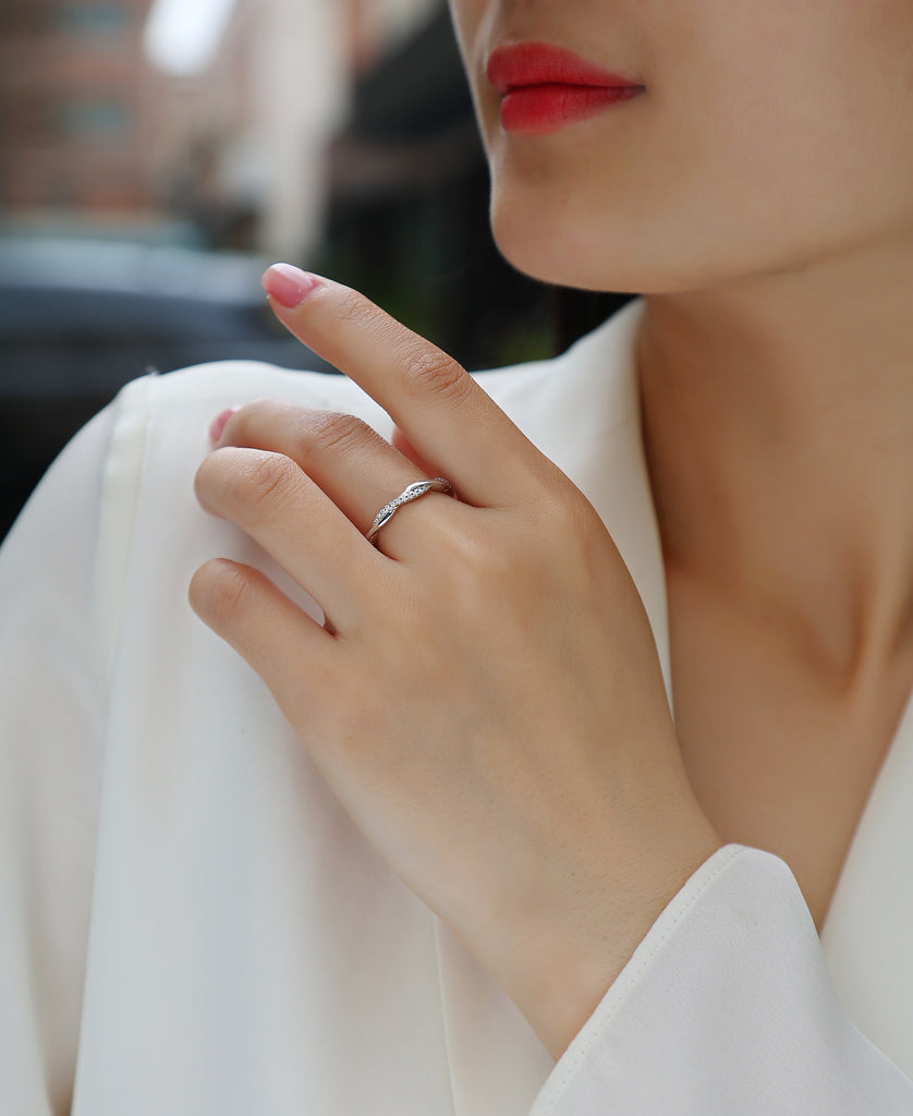 Twin - Set With Top-quality Moissanite S925, Silver And Platinum-plated Diamond Wedding Ring. The Ring Can Be Inspected With A Diamond Pen