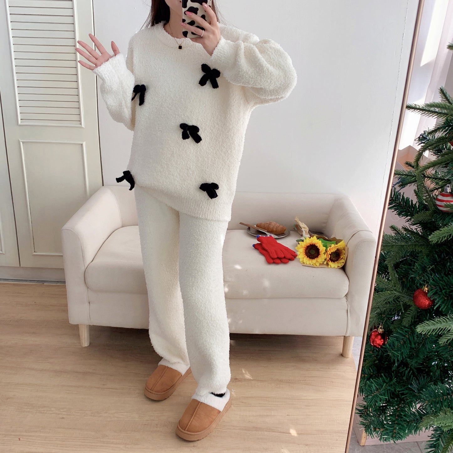 Red Sweet Bow Half Velvet Round Neck Pullover Pajamas Set Thickened