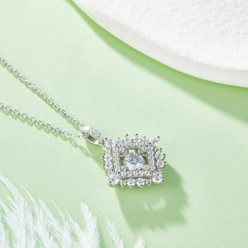 Set With Top-quality Moissanite, This Luxurious And Fashionable Light Luxury Trend Jewelry Necklace Pendant Is Made Of S925 Silver Electroplated With Platinum