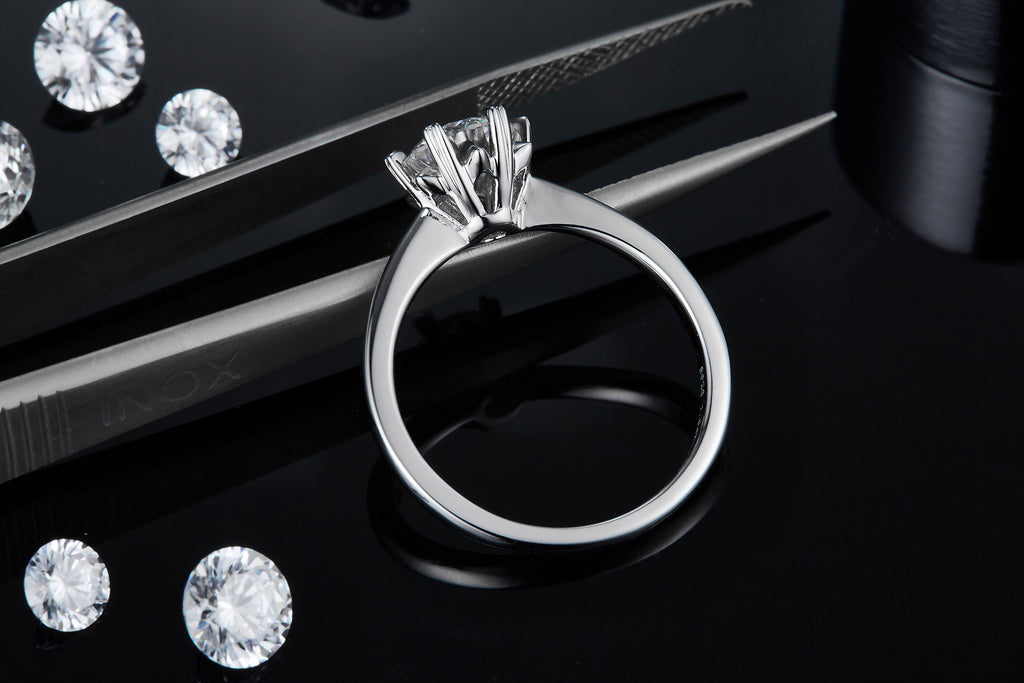 Dance Of Wind And Snow - A Wedding Ring Set With 1-carat Top-quality Moissanite S925 Silver And Platinum-plated Diamond. The Ring Can Be Inspected With A Diamond Pen