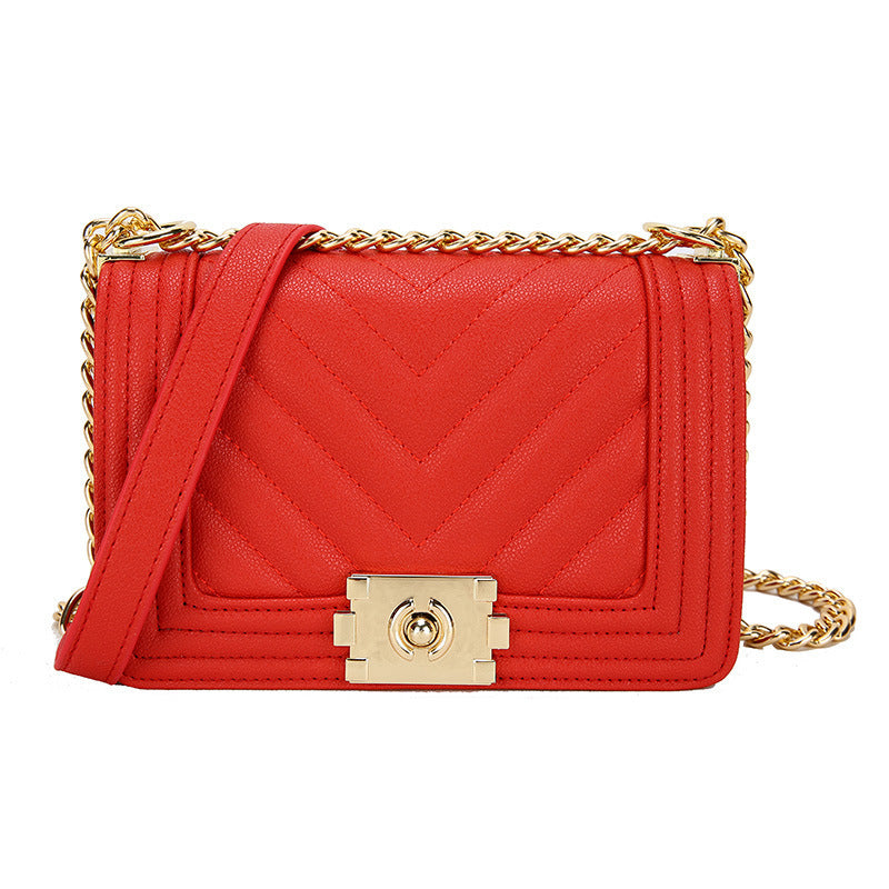 حقيبة كتف نسائية مزينة بسلسلة مرصعة بالألماس