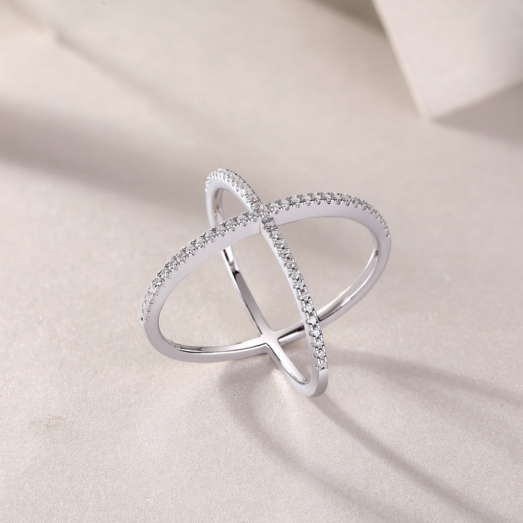 X-shaped Heart Movement - Set With Top-quality Moissanite S925 Silver And Platinum-plated Diamond Wedding Ring. The Golden Color Of The Ring Can Be Tested With A Diamond Pen
