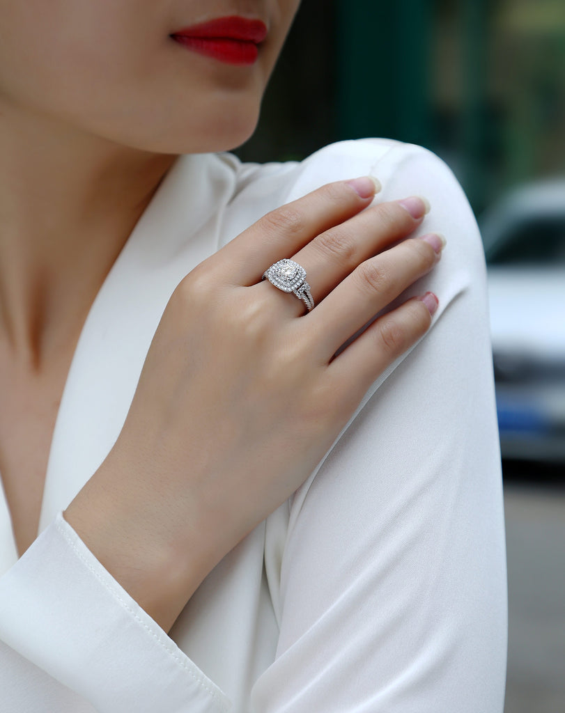 Golden Sunset - A Wedding Ring Set With 1-carat Top-quality Moissanite S925 Silver And Platinum-plated Diamond. The Ring Can Be Inspected With A Diamond Pen