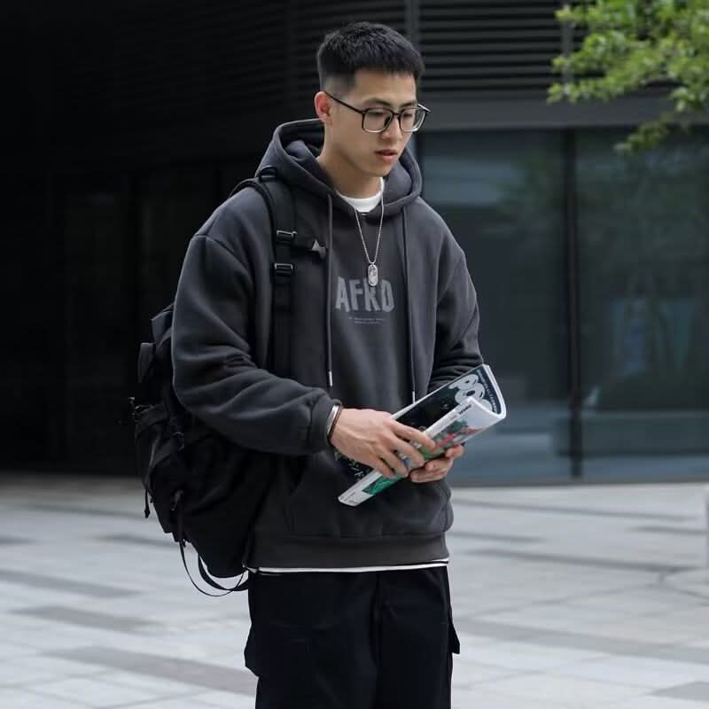 Fleece - lined Thickened American Retro Men's Sweater - Eshtree