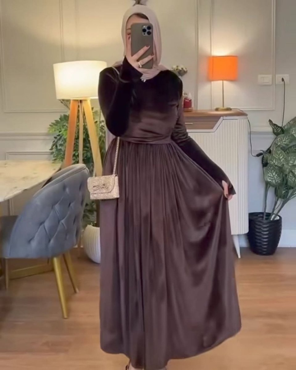 فستان قطيفة فرنساوي بإطلالة راقية للمحجبات - Eshtree