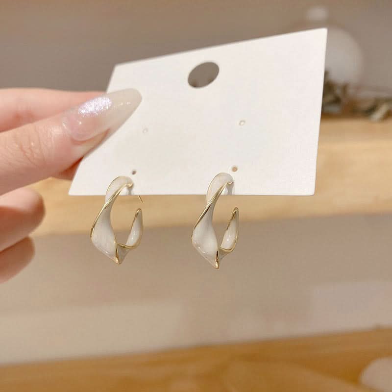Geometric Distortion Drop Oil Lady C - shaped Earrings - Eshtree