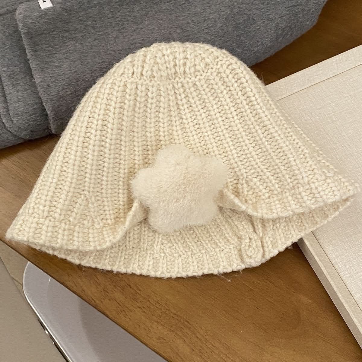 Korean - style Cute Plush Star Knitted Bucket Hat - Eshtree