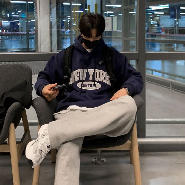 Men's Loose Letter Embroidered Sweater - Eshtree