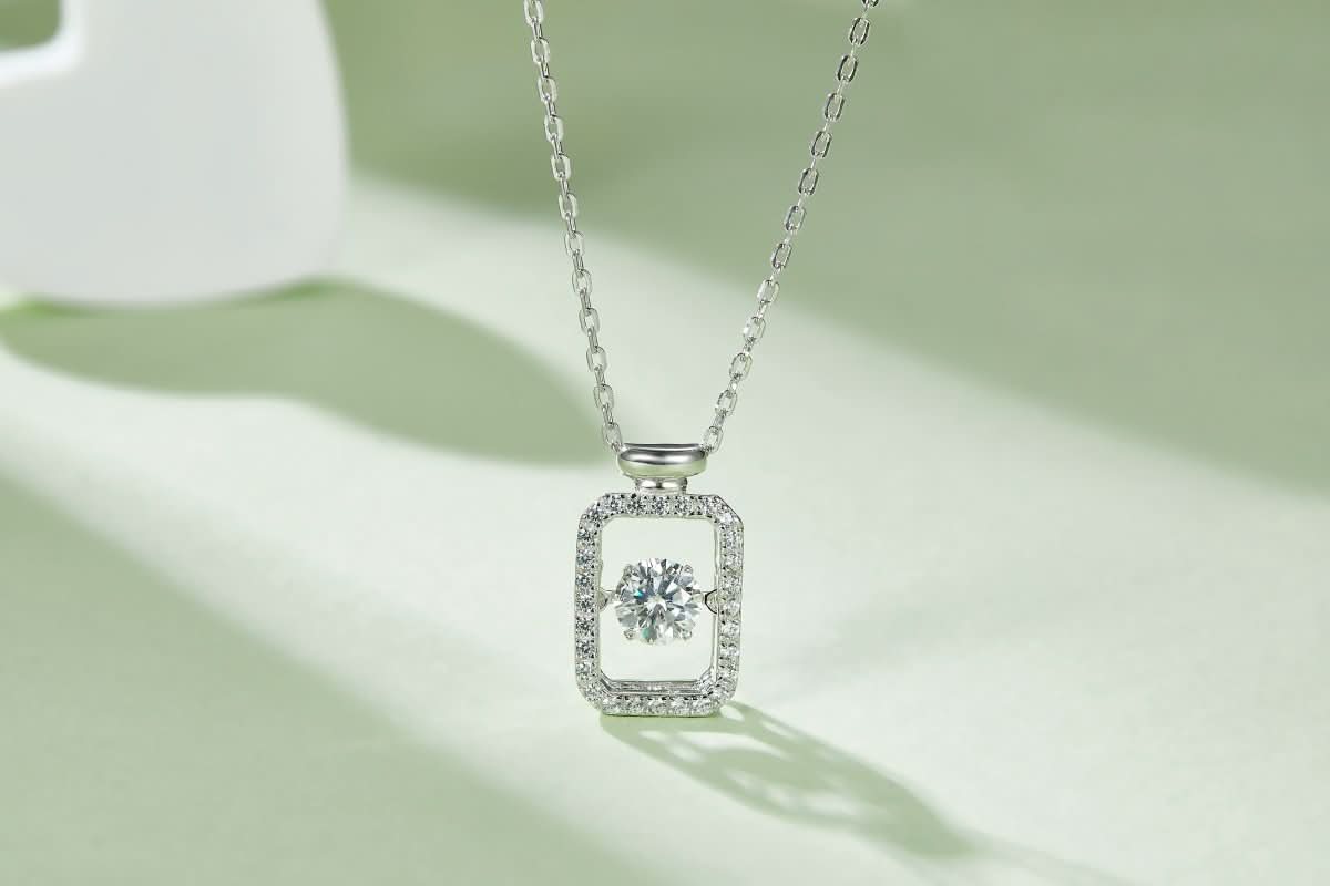 Set With Top - quality Moissanite, This Luxurious And Fashionable Light Luxury Trend Jewelry Necklace Pendant Is Made Of S925 Silver Electroplated With Platinum - Eshtree