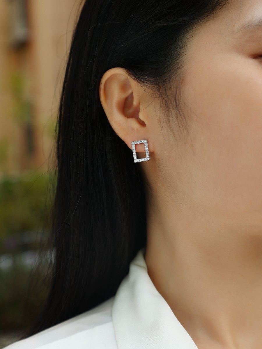 Shining Brightly - Top - quality Moissanite Luxury, Fashionable And Light Luxury Jewelry, Silver Stud Earrings S925, Silver - plated Platinum. - Eshtree