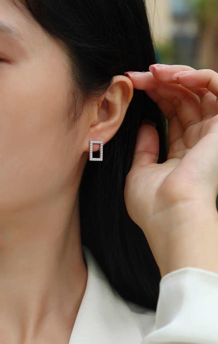 Shining Brightly - Top - quality Moissanite Luxury, Fashionable And Light Luxury Jewelry, Silver Stud Earrings S925, Silver - plated Platinum. - Eshtree