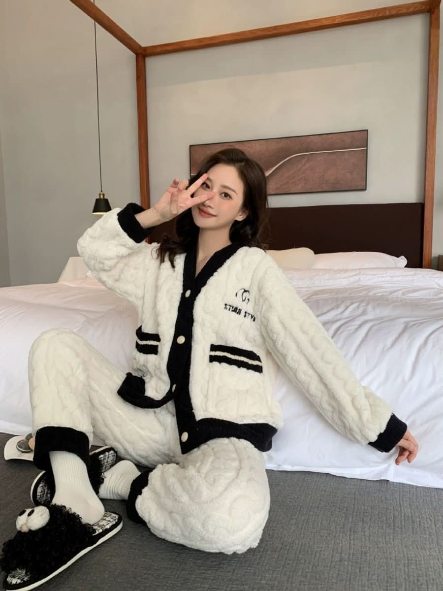 Simple Chanel Style Ladies' Homewear Thickened Coral Velvet Pajamas Suit - Eshtree