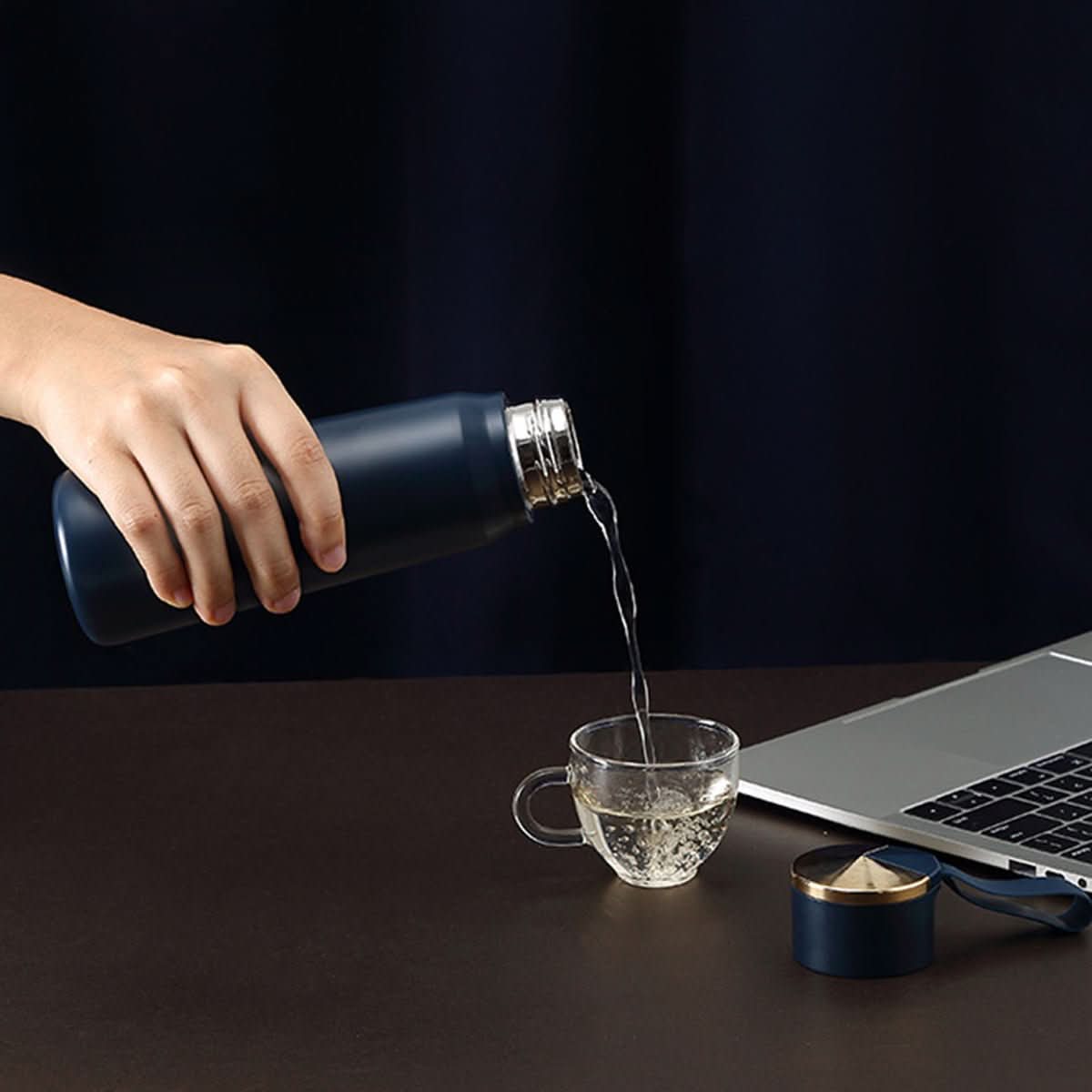 Stainless steel vacuum flask with handle - Eshtree