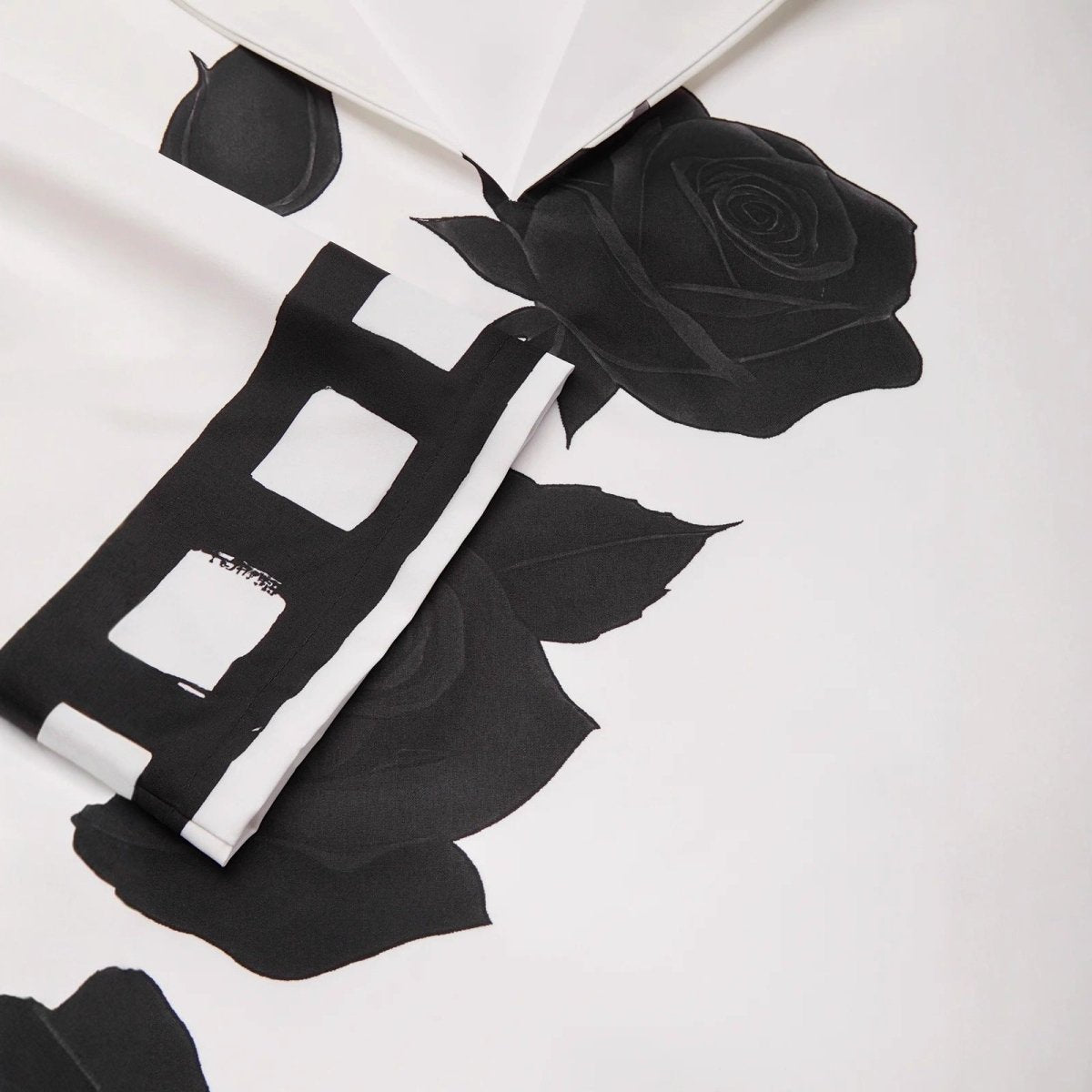 Stylish Relaxed - fit Womens T-shirt With A Stand - up Collar Long Sleeves And A Floral Print - Eshtree