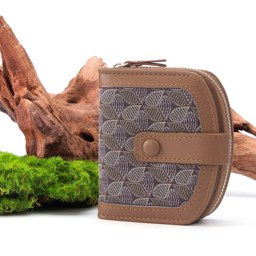 This Light - luxury Wallet Features A Meticulously Crafted Design - Eshtree