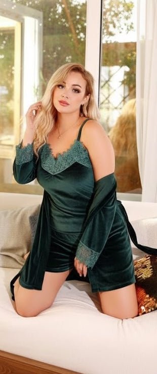 طقم قطيفة انيق مكون من 4 قطع حريمي - Eshtree