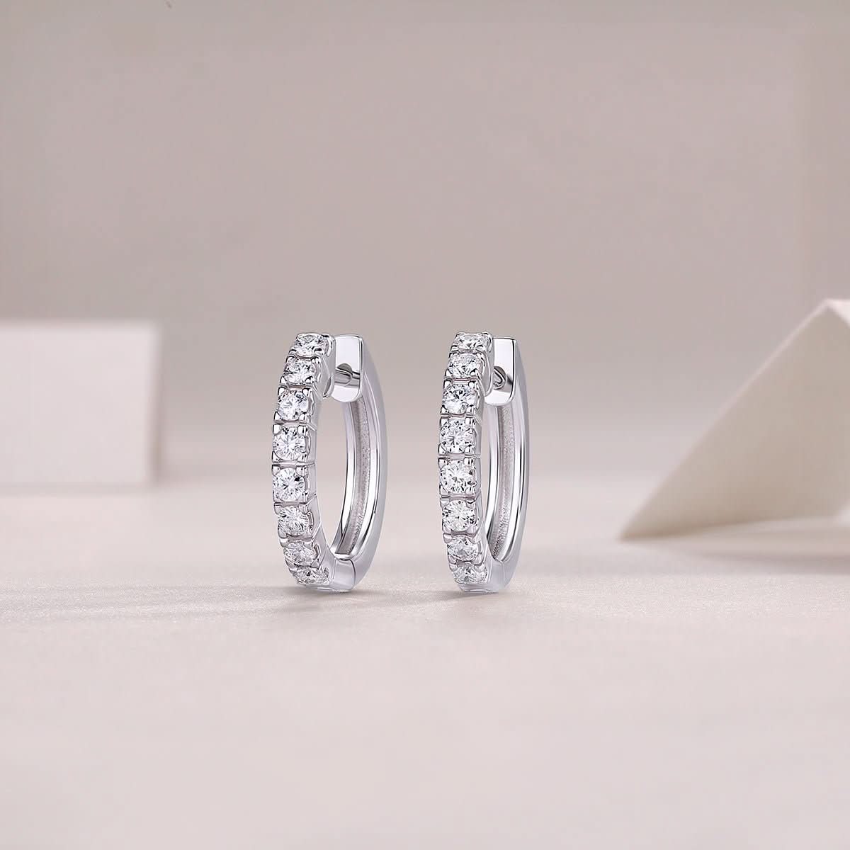 Top - quality Moissanite Luxury And Fashionable Light Luxury Jewelry Silver Stud Earrings S925 Silver Plated Platinum - Eshtree
