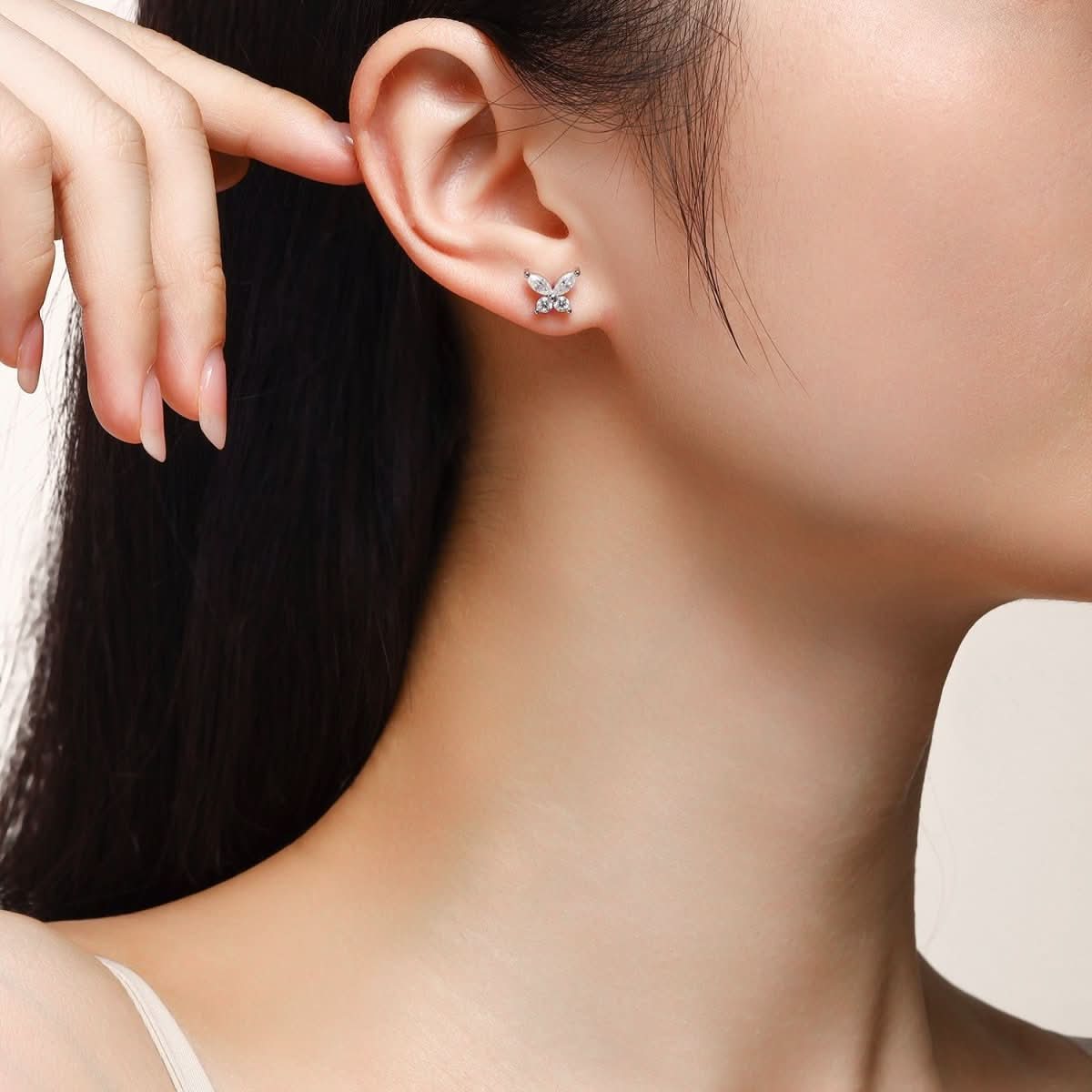 Top - quality Moissanite Luxury And Fashionable Light Luxury Jewelry Silver Stud Earrings S925 Silver Plated Platinum - Eshtree